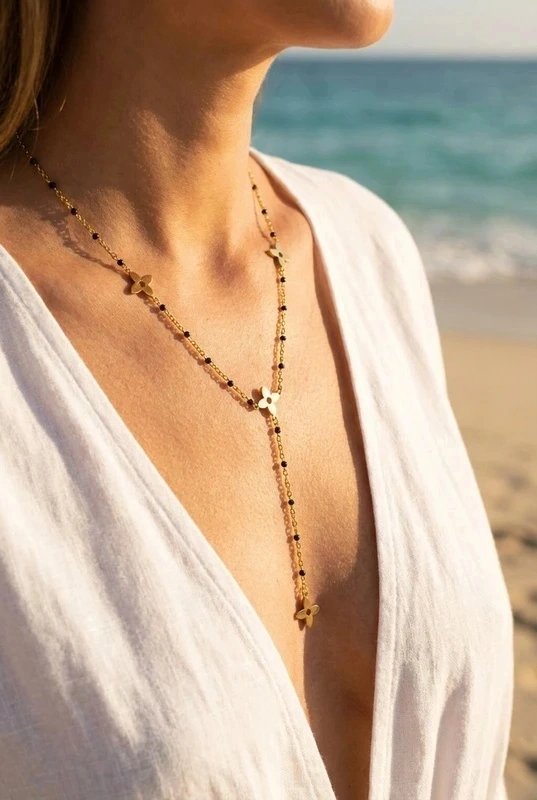 COLLIER LIORA